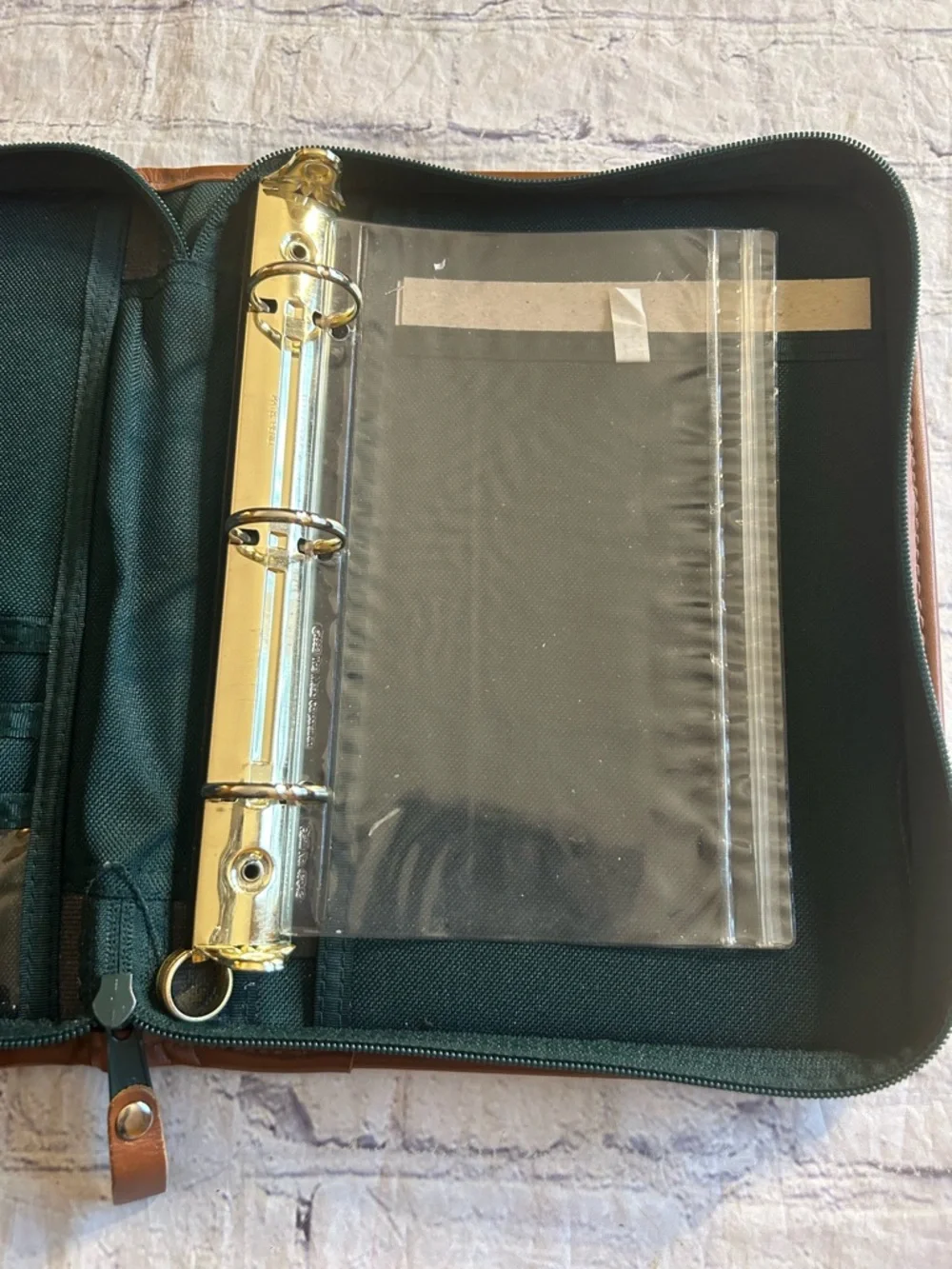 MEAD-CAMBRIDGE VINTAGE DARK GREEN/CARMEL ZIP AROUND PLANNER BACK POCKET